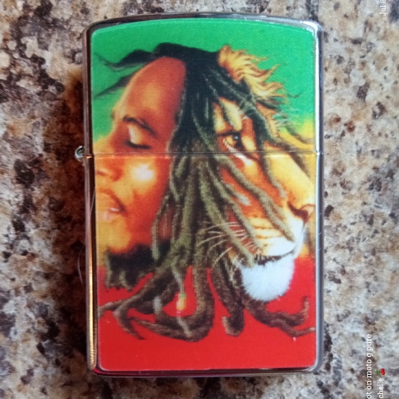 - Bob Marley Refillable lighters - Picture 3 of 7
